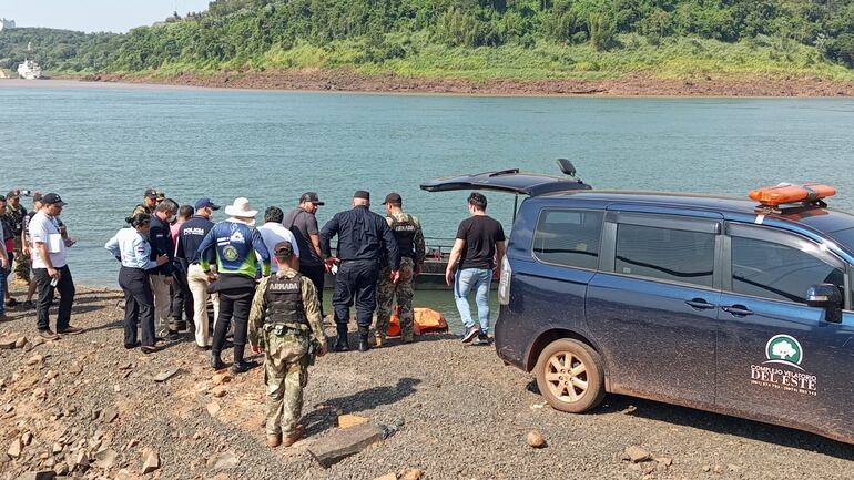 El cuerpo del niño fue trasladado en embarcación hasta el puerto Tres Fronteras, de donde se procedió a realizar el levantamiento de cadáver.