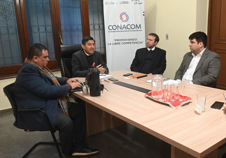 Las autoridades de Conacom, de izquierda a derecha, Eduardo González (presidente), Rolando Díaz Delgado, Eduardo Barros y Ricardo Gavilán, director de Investigación.