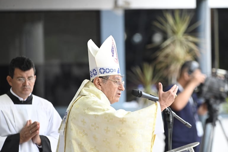 Monseñor Ricardo Valenzuela, en Caacupé.