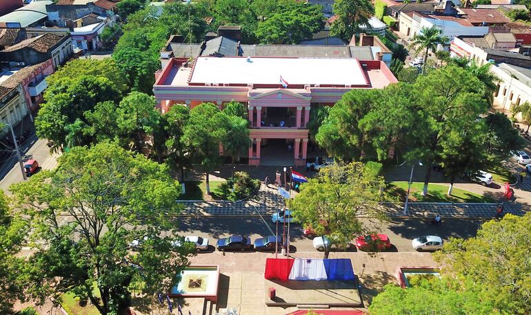 Toma aérea de la Municipalidad de Villarrica.