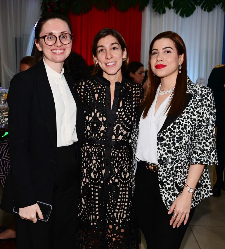 Rocío Aguilera, Antonella Silvera y Yanina Kopansky.