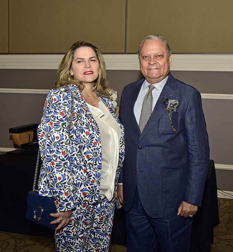 Milena Alba de Polanco y Manuel Polanco, embajador de República Dominicana.
