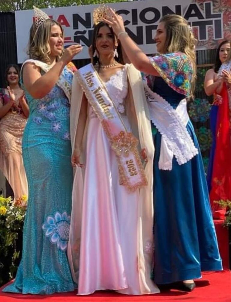 Miss ñanduti 2023 fue electa Kiara Luján Aquino Patiño.

Primera princesa: Zahara Azucena Ruiz Díaz 


Segunda princesa: Rosa Jazmín Vargas Paredes