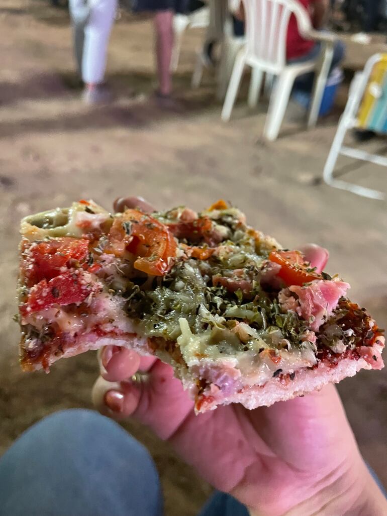 Para lograr el cometido, fueron hechas pruebas previas de forma exitosa y el evento en general tuvo una gran afluencia de participantes quienes degustaron la pizza.