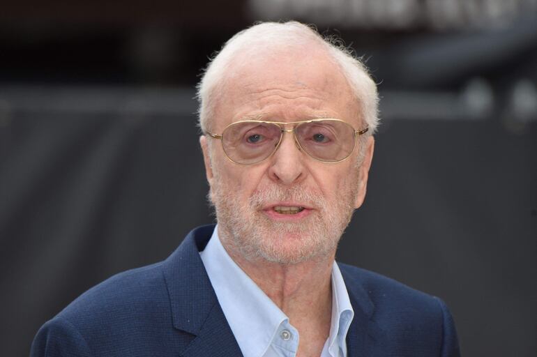 Michael Caine anunció que está retirado de la actuación, a los 90 años, tras el estreno de "The Great Escaper".