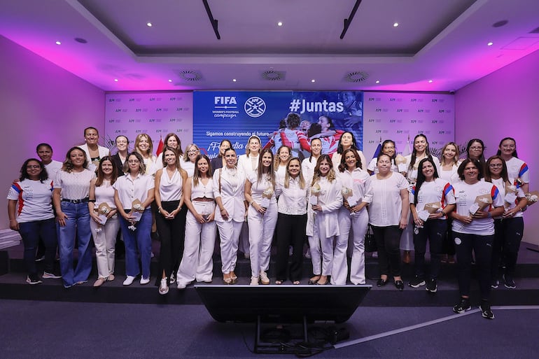 En la sede de la APF se llevó a cabo la presentación de los nuevos técnicos de las selecciones femeninas y las estrategias de expansión del fútbol femenino.