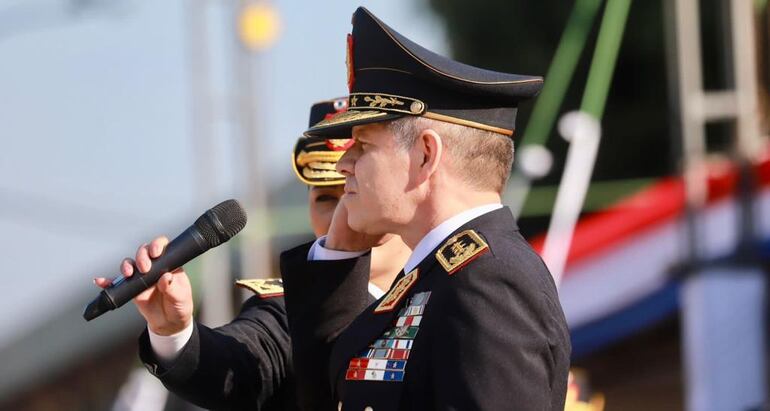 Acto oficial de toma de mando del comandante interino Carlos Benítez.