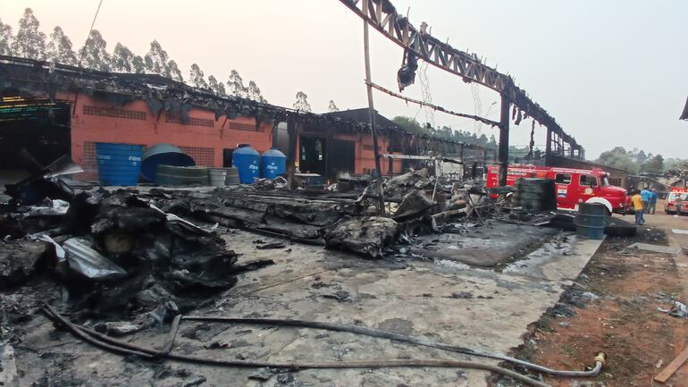 Incendio de una fábrica en Caaguazú.