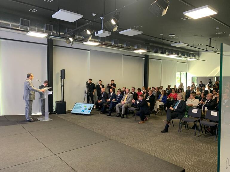 Sergio Diaz-Granados, Pdtev Ejecutivo del CAF, ayer durante la  presentación del informe "Desafíos globales, soluciones regionales"