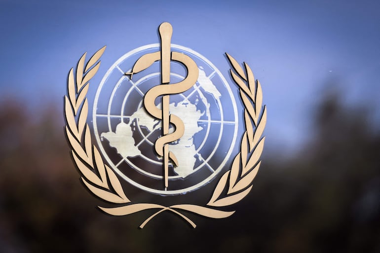 (FILES) TEl logotipo de la Organización Mundial de la Salud (OMS) aparece en la fachada de su sede.