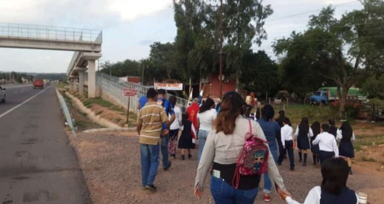 Honraron a Pablito con una procesión en Ypacaraí