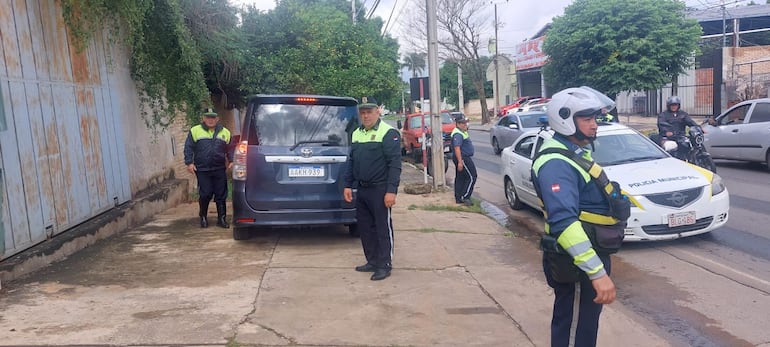 Controles de la PMT en Asunción.