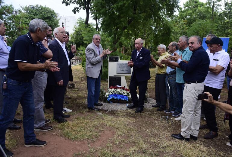 Recordación del primer título sudamericano de Paraguay, obtenido en el Comuneros, en 1965.