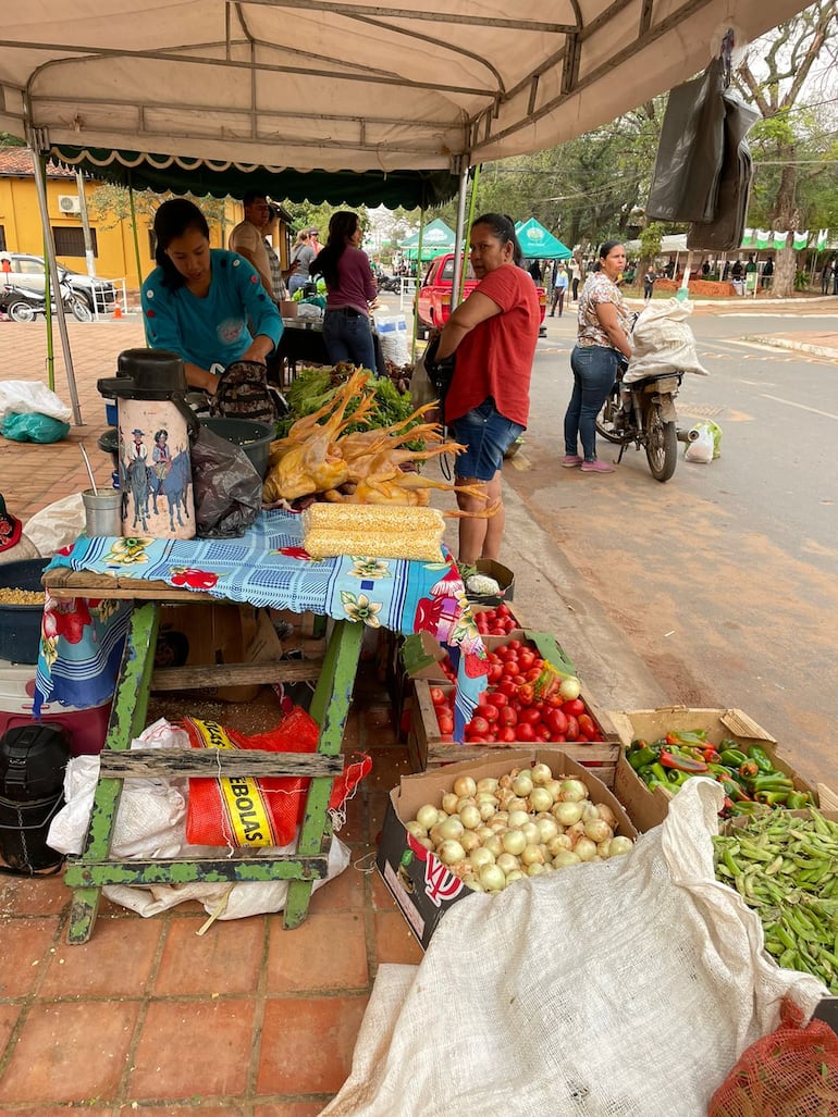 La prodcciòn de verduras y frutas son una de las opciones que se ofrecen en la feria.