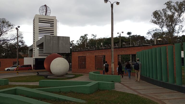 Estudiantes se muestran preocupados por la inseguridad que se vive dentro del campus de la UNA.