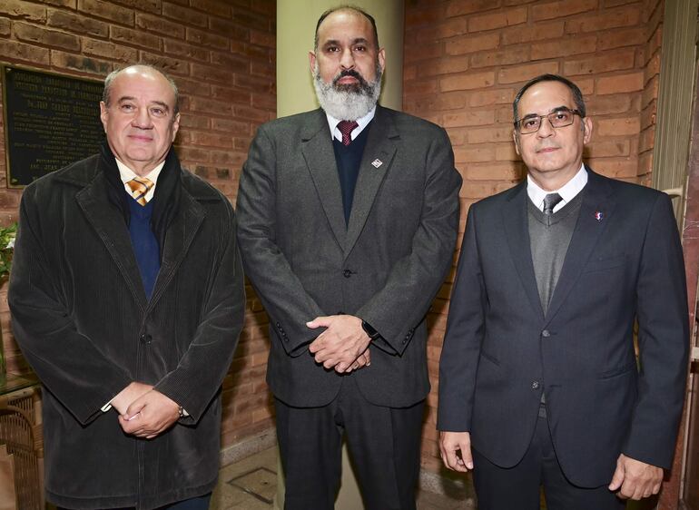 Mario Módica, Carlos Levi y Guillermo Fronciani.