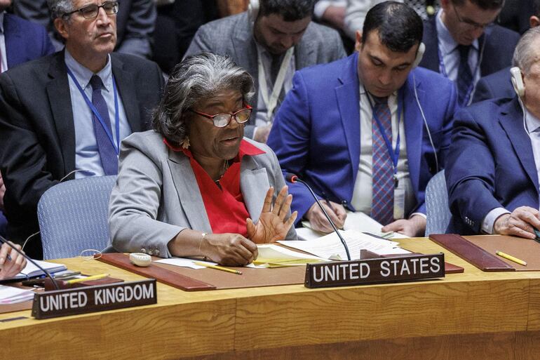 La embajadora de Estados Unidos ante la ONU, Linda Thomas-Greenfield, se dirige al Consejo de Seguridad.