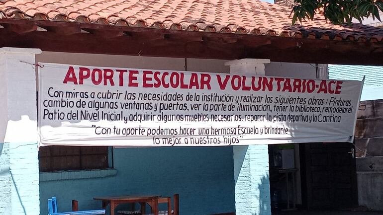 Pasacalles de aporte voluntario en escuela Santa Lucía de Lambaré.