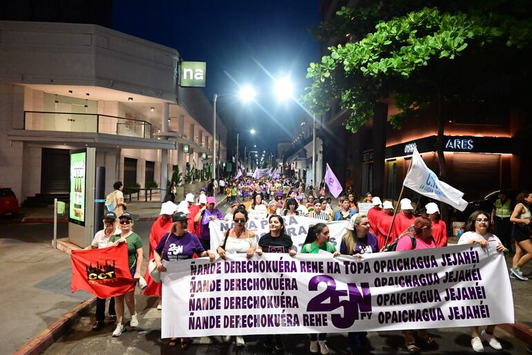 Movilización por las calles en el  25N.