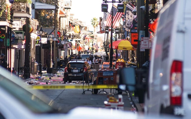 La Policía vigila en el Barrio Francés después de que un automóvil atropelló a una multitud en Nueva Orleans, Luisiana, EE.UU., el 1 de enero de 2025.