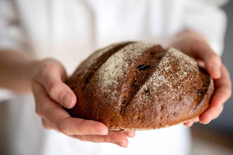 Pan integral casero con nueces y pasas. Foto: Instituto IMEO.