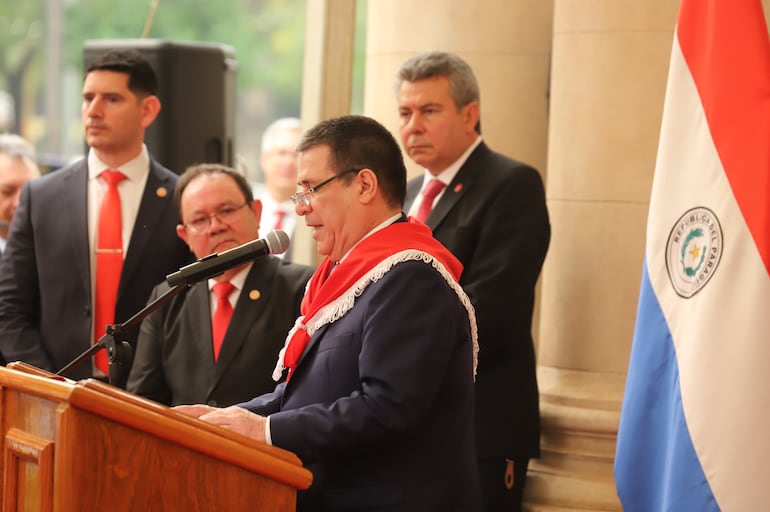 Horacio Cartes en el discurso del acto oficial por el aniversario 137 de fundación de la ANR.