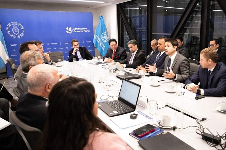 Reunión bilateral de la hidrovía en Buenos Aires, este miércoles.