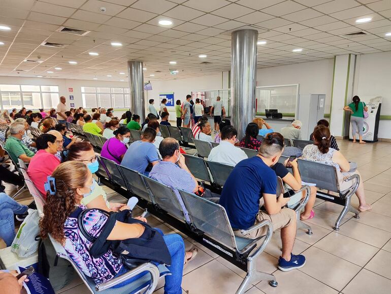 Habitualmente, los pacientes y familiares se quejan de la mala calidad en la atención de residentes, que muchas veces están sin tutor en los hospitales. 