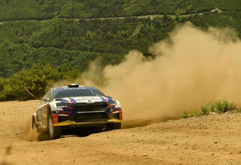 Fau Zaldívar y Marcelo Der Ohannesian llegaron a ser terceros ayer en la WRC2 Challenger.