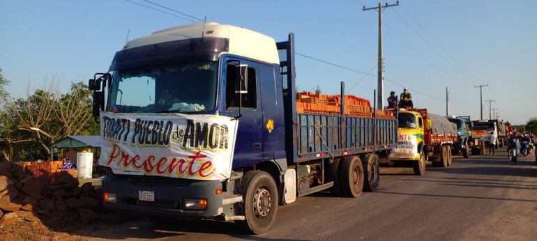 Ceramistas, oleros y ciudadanos tobateños en general donaron materiales a la localidad de Guaicá.