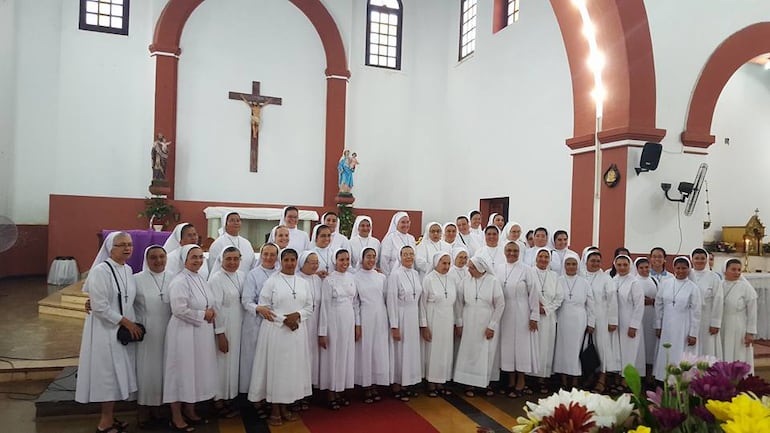 Congregación Hijas de la Misericordia de la Tercera Orden Regular de San Francisco que hasta ahora sigue en este distrito.