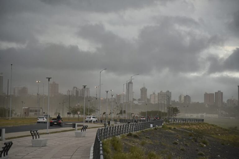 Anuncian lluvias y tormentas eléctricas para esta tarde.