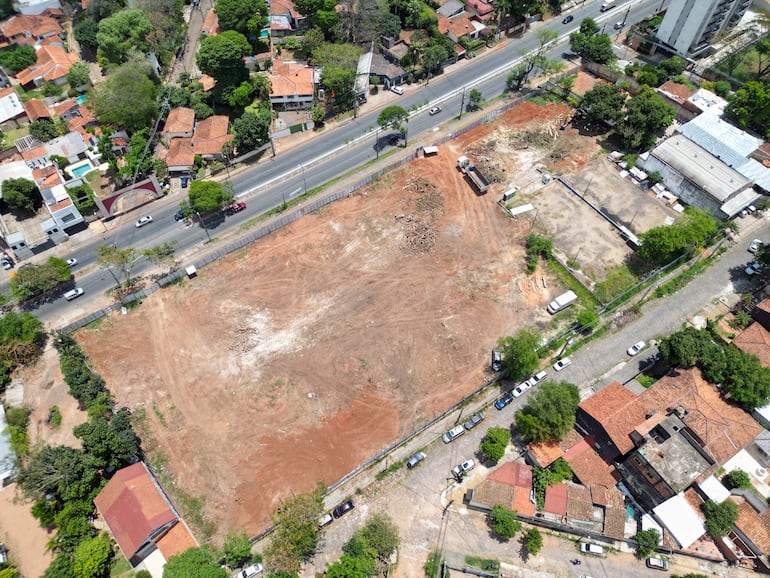 Así quedó el ahora exbosque urbano San Vicente, tras la tala de árboles por parte de una empresa privada.