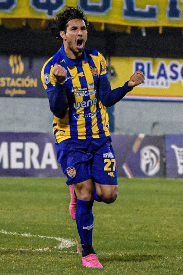 Jorge Daniel Benítez (32), atacante del Sportivo Luqueño.