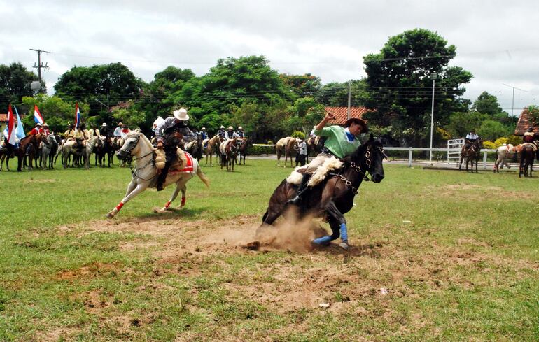 Las actividades campestres formaron parte del programa de festejos por los 116 años de fundación de Yabebyry. Hoy habrá una gran fiesta popular en la playa municipal.