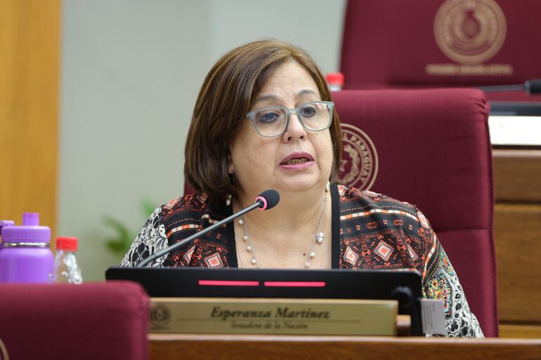 Senadora Esperanza Martínez (FG), líder de la Bancada Democrática.