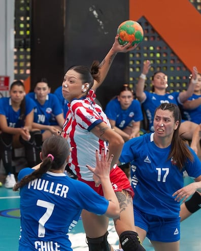 Cara de guerra de Fátima Rocío Acuña Insfrán, en el juego que las albirrojas le ganaron a Chile.