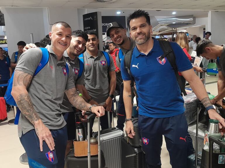 Los jugadores de Cerro Porteño antes del viaje a España.