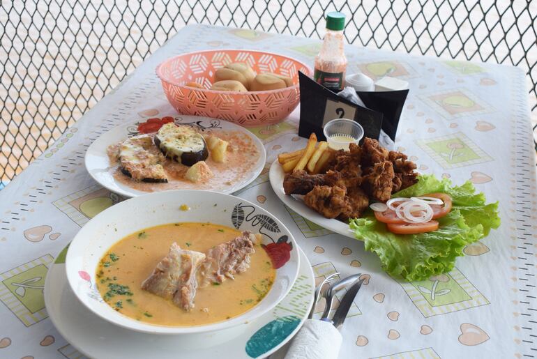 Delicias elaboradas de pescados en la zona de Remanso.