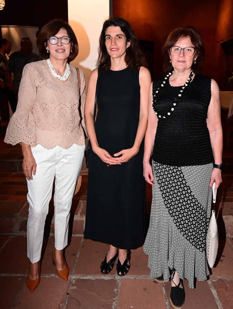 Mirian Chamorro, Lucie Haguenauer y Gloria Velilla. 