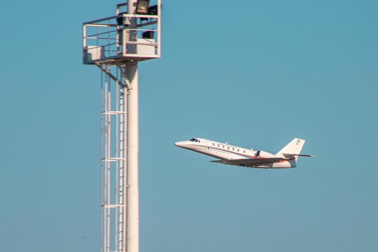 El avión Jet Cessna Citation Sovereign 680, con matrícula FAP 3001, usado por el presidente Santiago Peña.