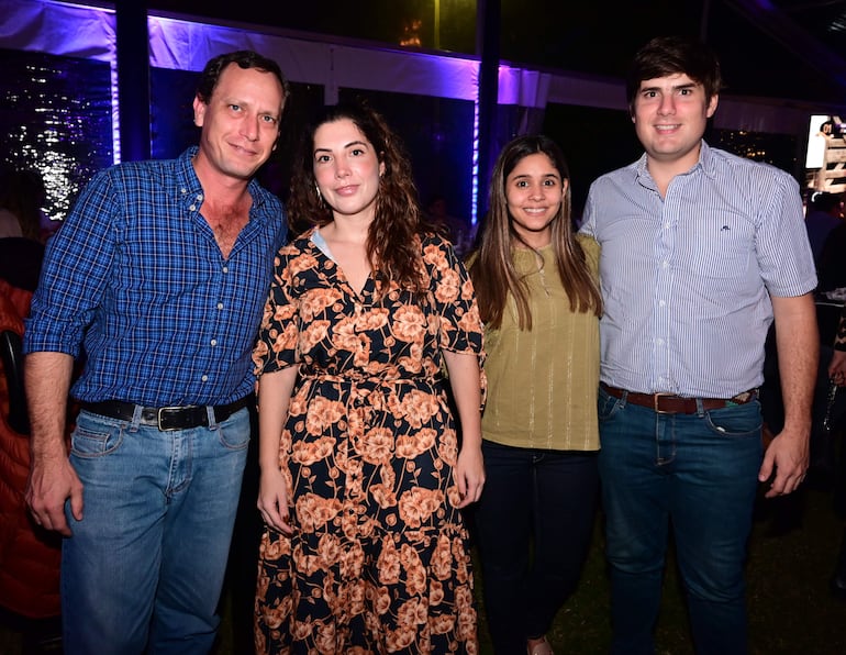 Horts Buhk, Fabiola Cáceres, Andrea Bonnin y Enrique Cáceres.