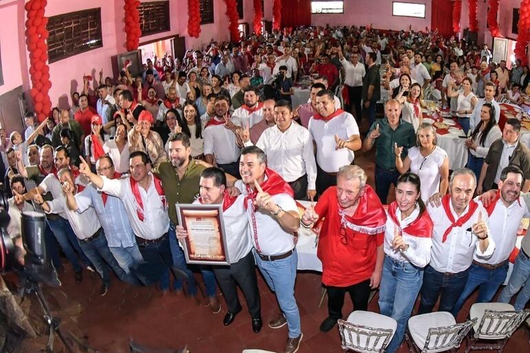 Cartes pidió seguir trabajando por la unidad partidaria: “Quiero ganar todo y con ustedes se puede”