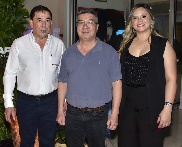 Rubén Valenzuela, José Suzuki y Claudia Fernández.