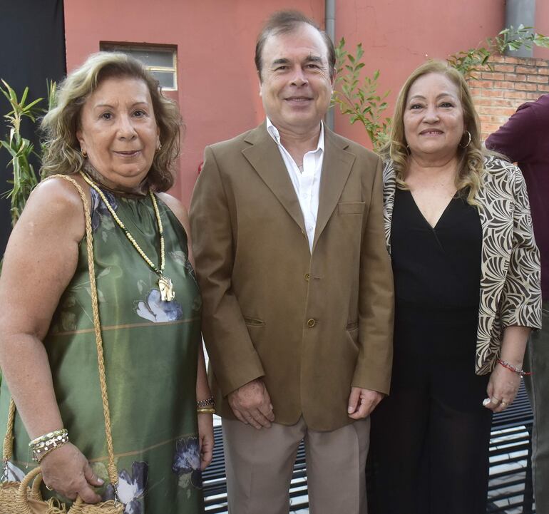 Teresa Masi de Servín, Carlos Ríos e Ilsa de Ríos.