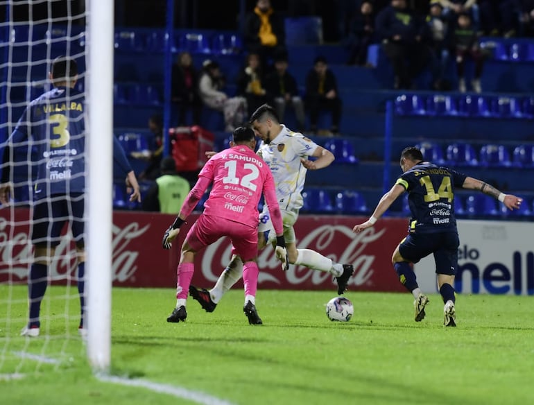 ueñoTrinidense y Luqueño juegan en Villa Elisa el primer partido de la fecha siete