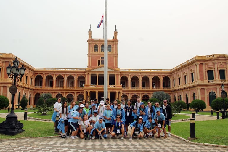 Ayer los Juegos tomaron una pausa para que los atletas y componentes de todos los países puedan conocer  sobre Asunción, aquí en el emblemático Palacio de López.