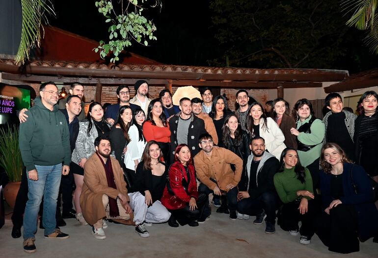 Parte del equipo de profesionales de Lupe, que cumplió 20 años de trayectoria en el mercado local.