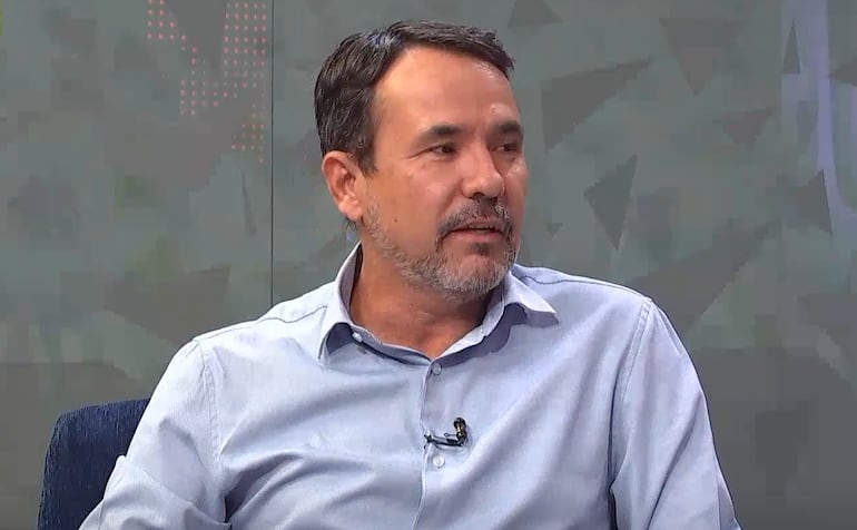 El viceministro de Transporte, Emiliano Fernández, en los estudios de ABC TV.