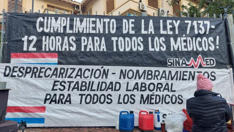 médicos protesta manifestación ministerio salud